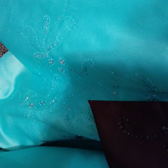 Dress - Picture 5 of 5